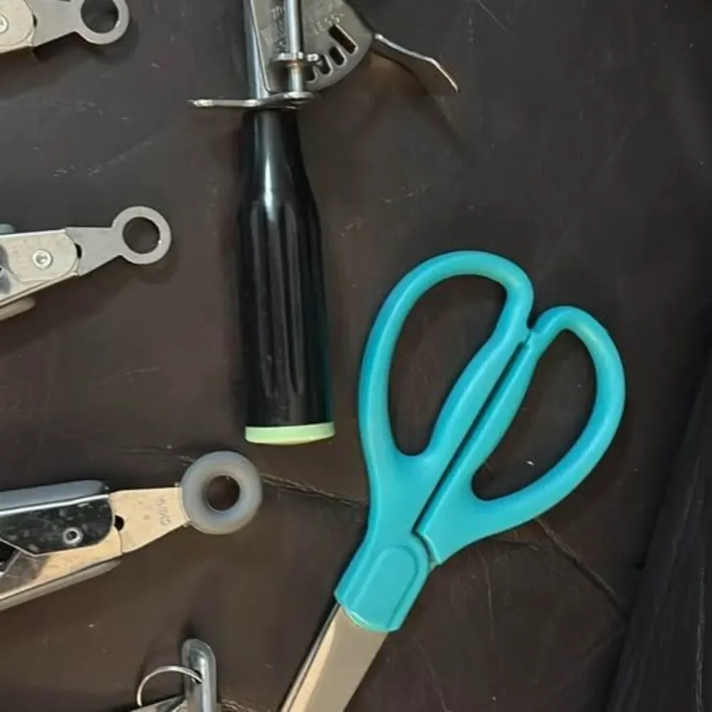 Assorted Kitchen Utensil Set - Tongs, Scoops, and More